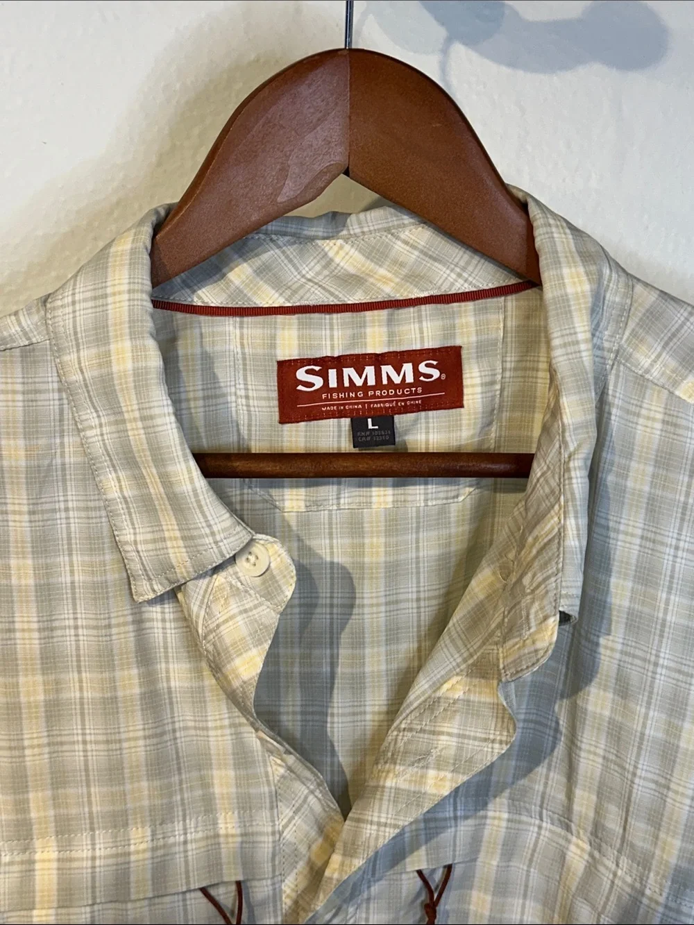 Simms Men's Light Plaid Button-Down Shirt in Cream and Light Gray